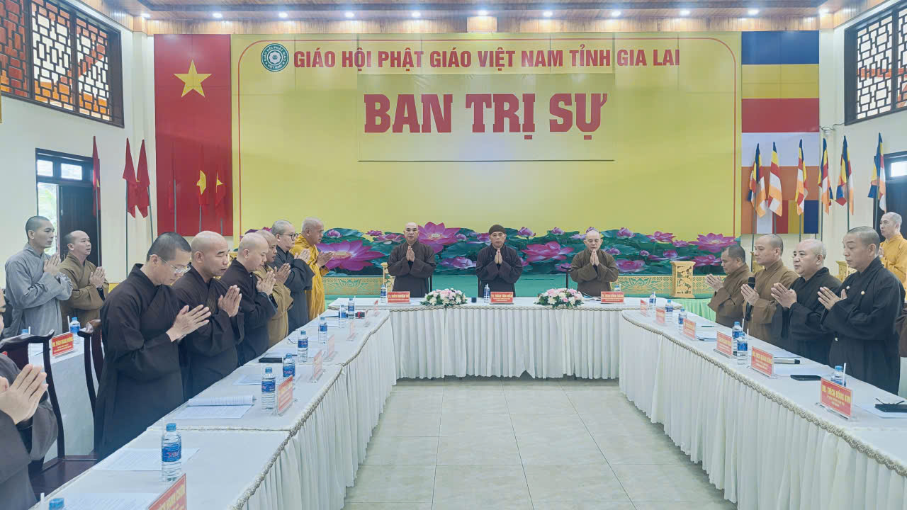Ban Thường trực Ban Trị sự GHPGVN tỉnh Gia Lai tổ chức kỳ họp lần 3 và thăm các hạ trường.
